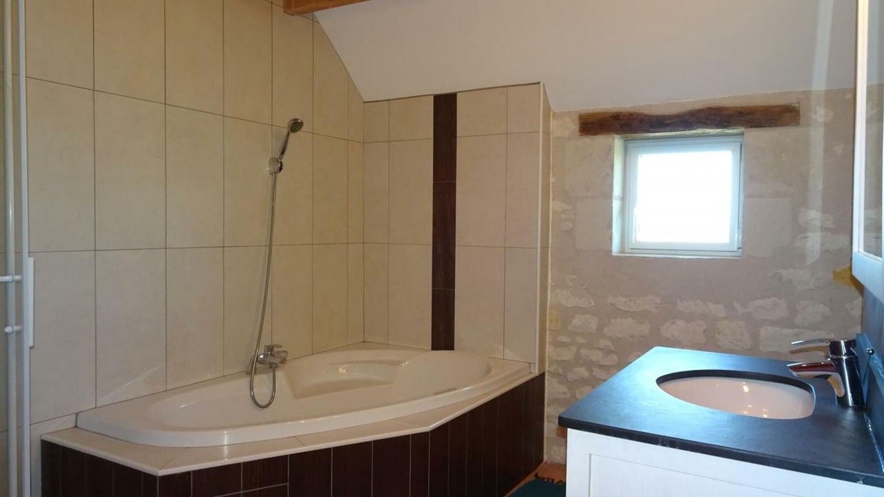 Photo of Bathroom in Civray-sur-Esves
