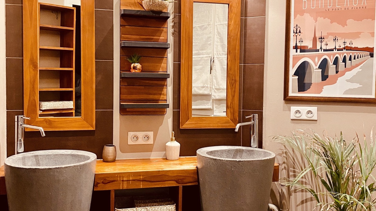 Photo of Bathroom in Hotel de Ville - Quinconces