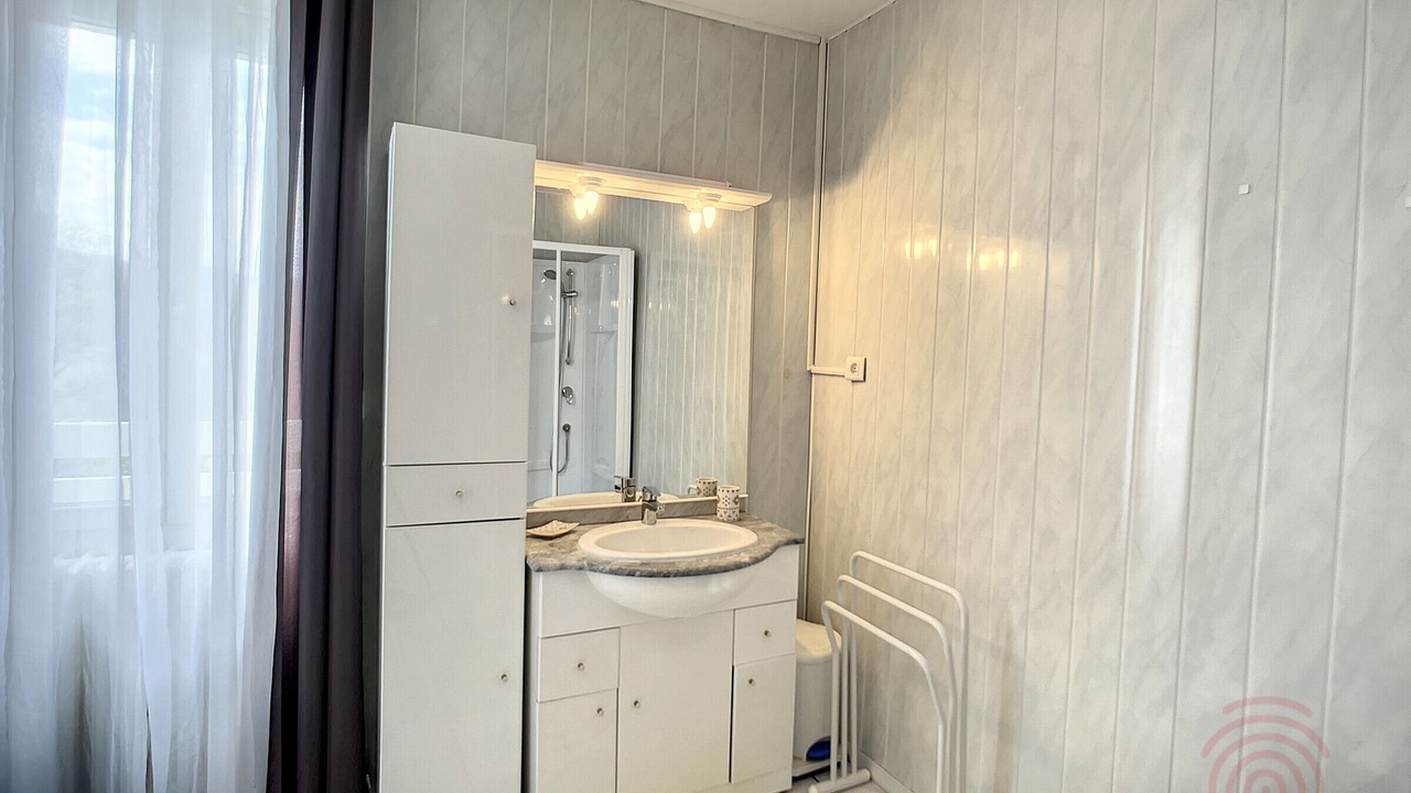 Photo of Bathroom in Lamalou-les-Bains