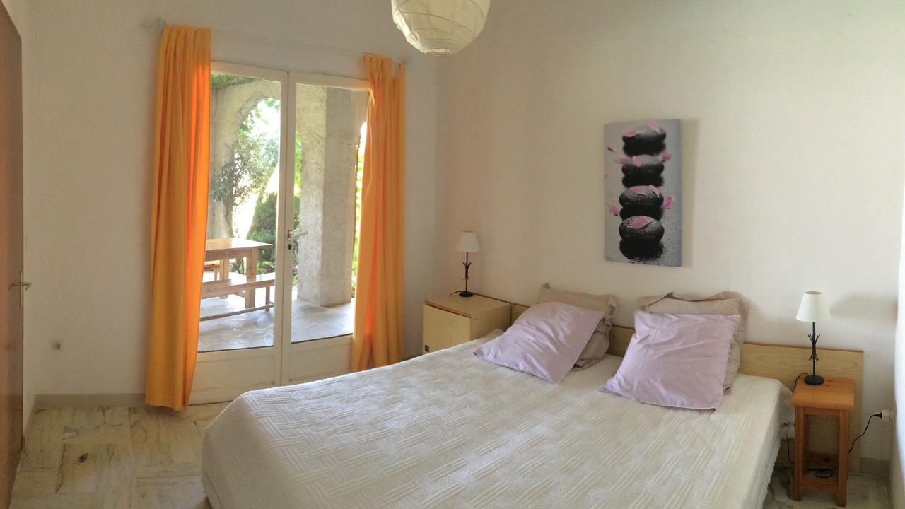 Photo of Bedroom in Porticcio