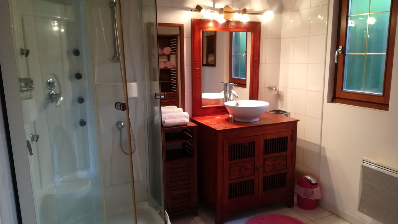 Photo of Bathroom in Toutainville