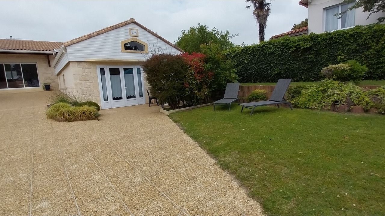 Photo of Patio Balcony in Saint-Georges-de-Didonne