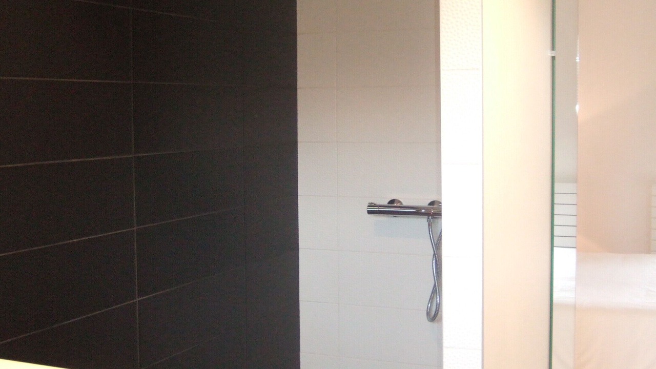 Photo of Bathroom in Parame