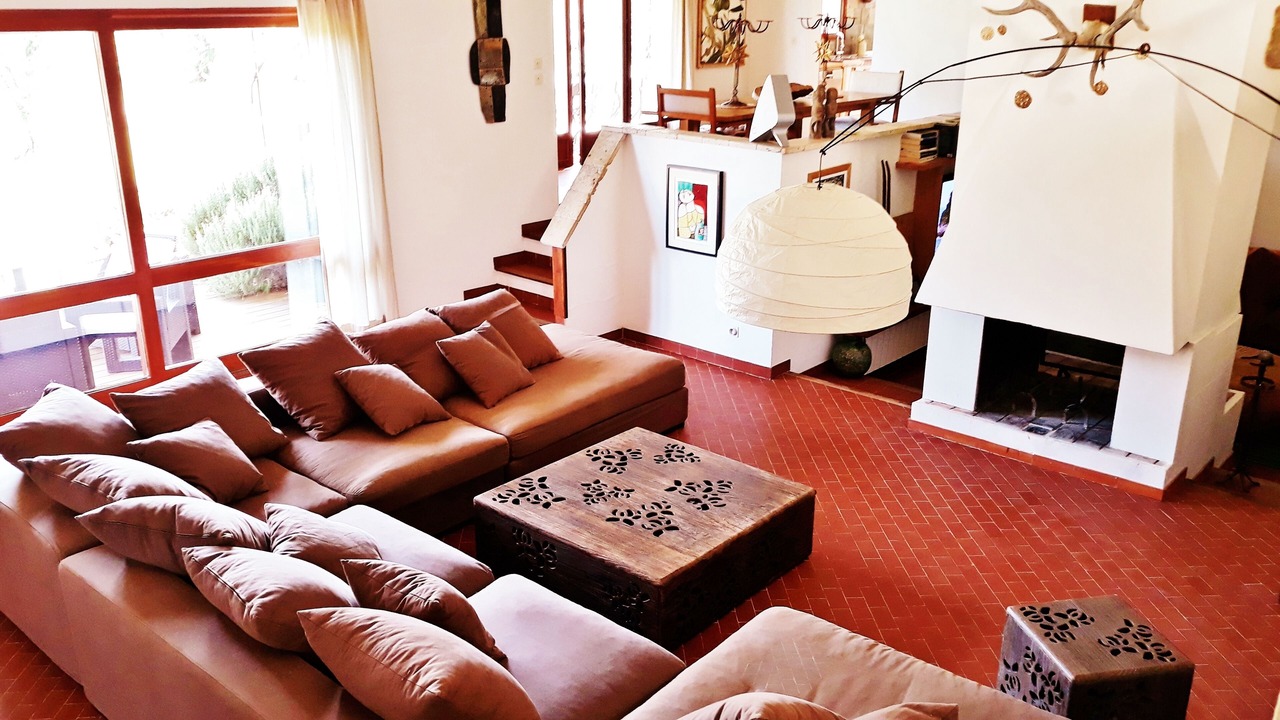 Photo of Livingroom in Entrecasteaux