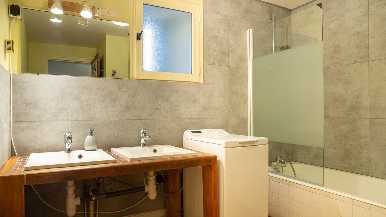 Photo of Bathroom in Avrille