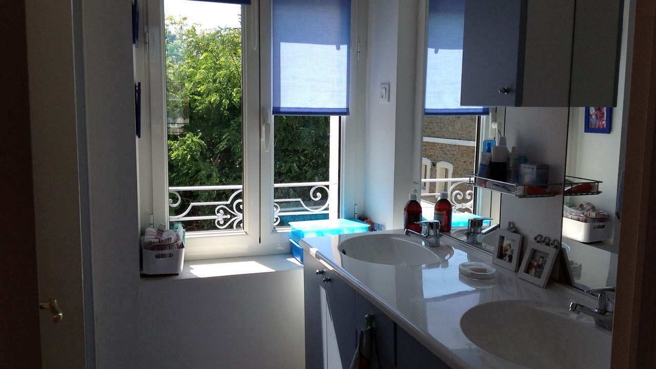 Photo of Bathroom in Parame