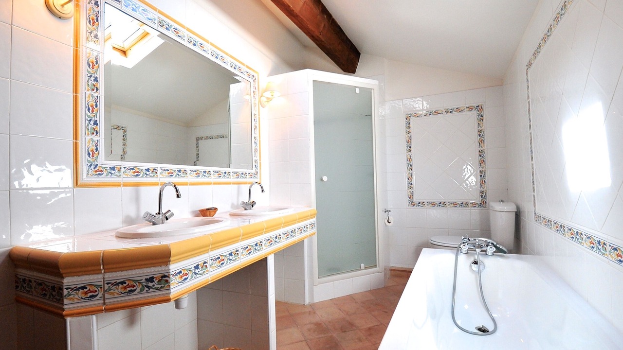 Photo of Bathroom in Thezan-des-Corbieres