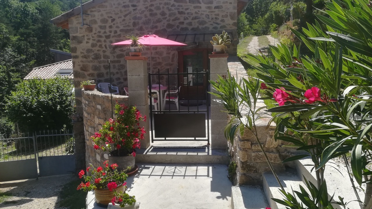 Photo of Patio Balcony in Saint-Jean-Chambre