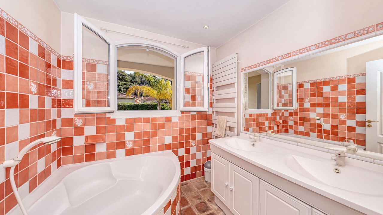 Photo of Bathroom in La Croix des Gardes