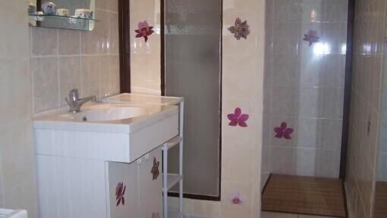 Photo of Bathroom in Hirel