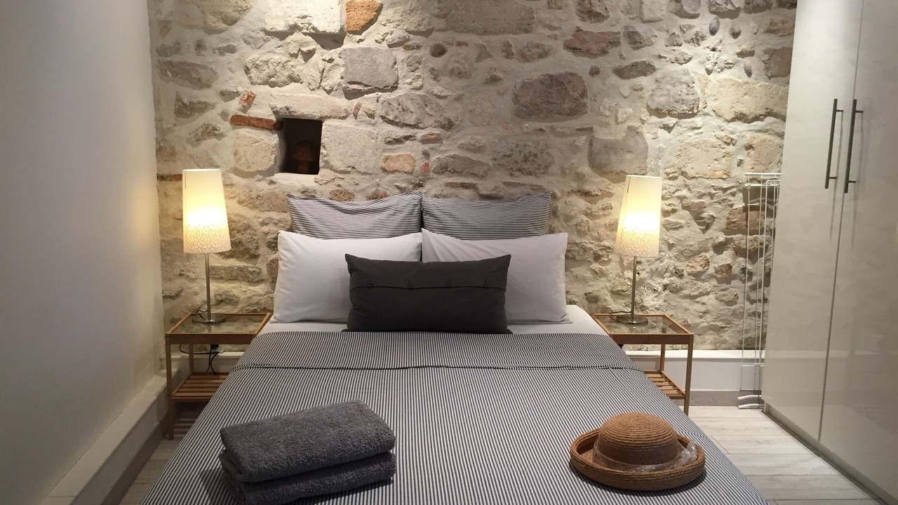 Photo of Bedroom in Avignon City Centre