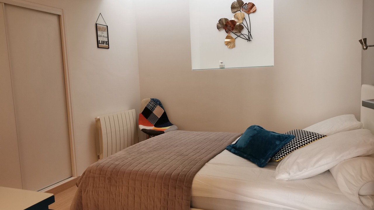 Photo of Bedroom in Cahors Old Town