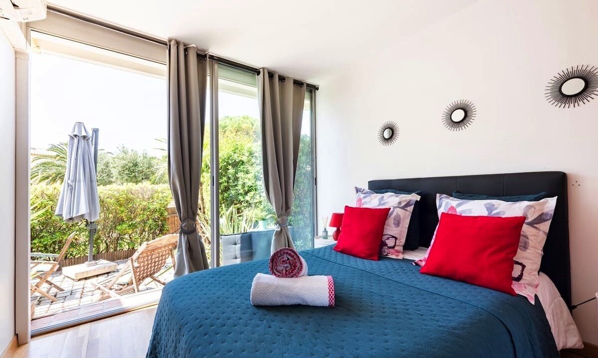 Photo of Bedroom in Cassis