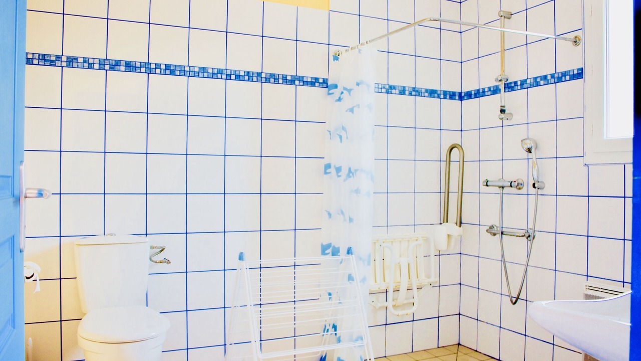 Photo of Bathroom in Barneville-Carteret