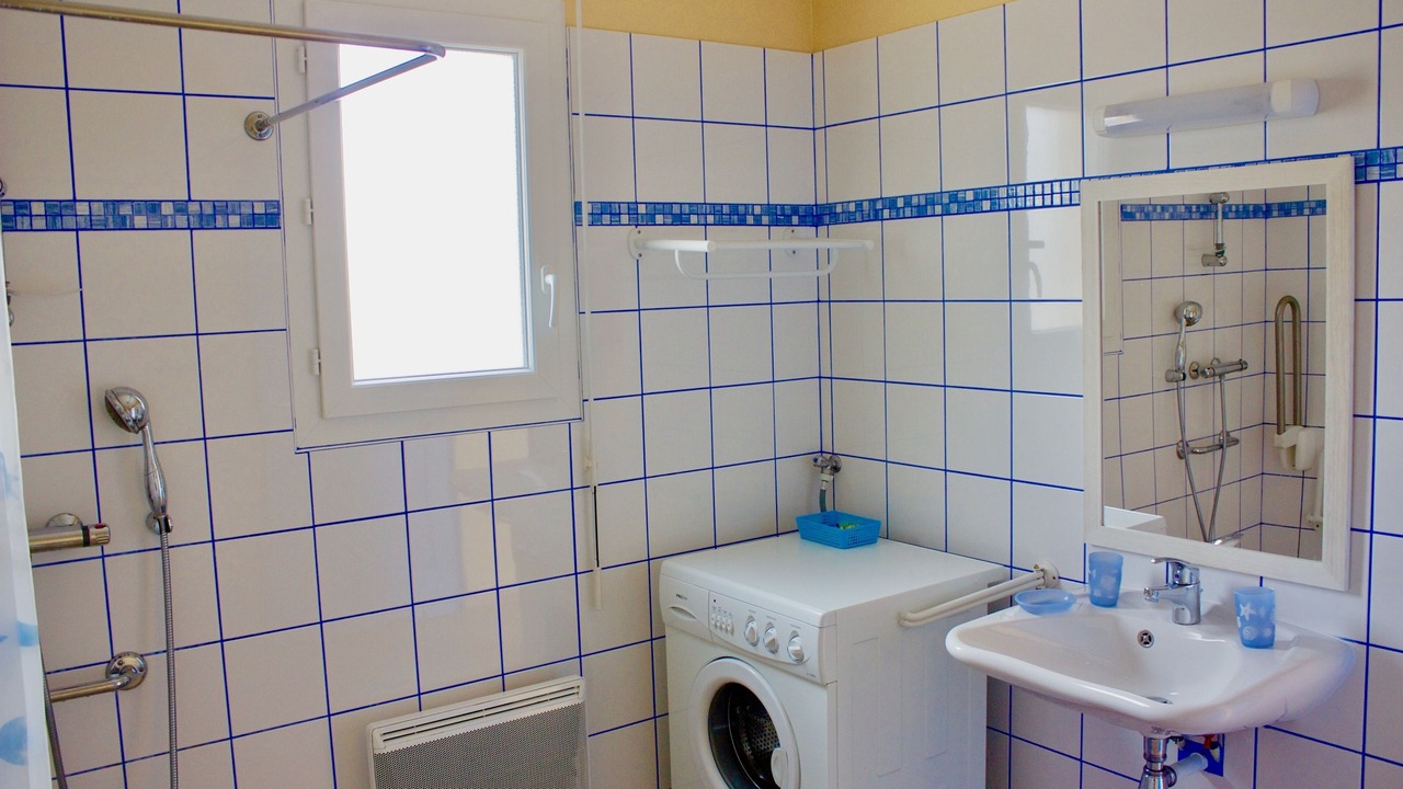 Photo of Bathroom in Barneville-Carteret