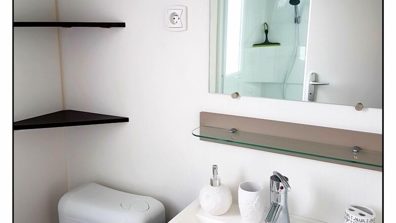 Photo of Bathroom in Coulanges