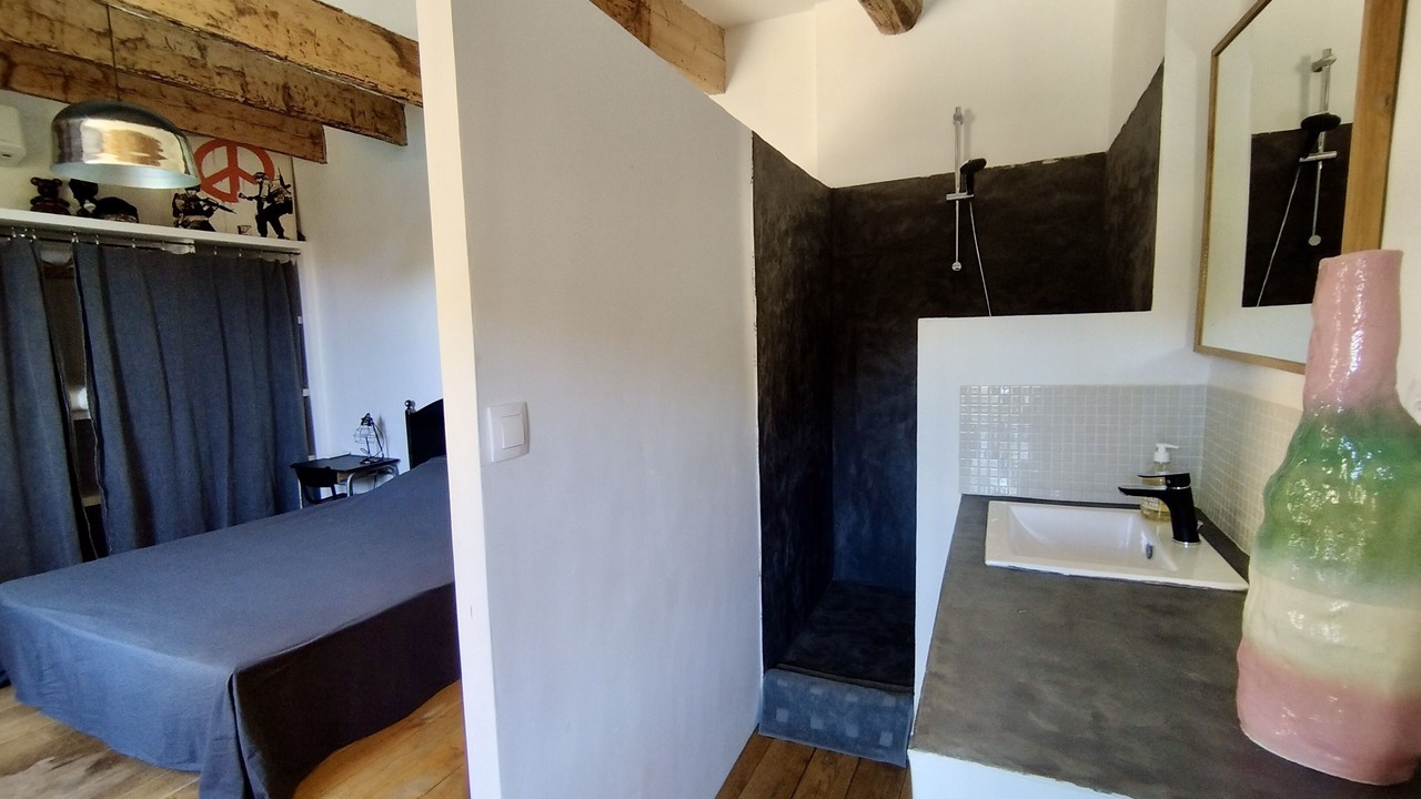 Photo of Bathroom in Montaren-et-Saint-Mediers