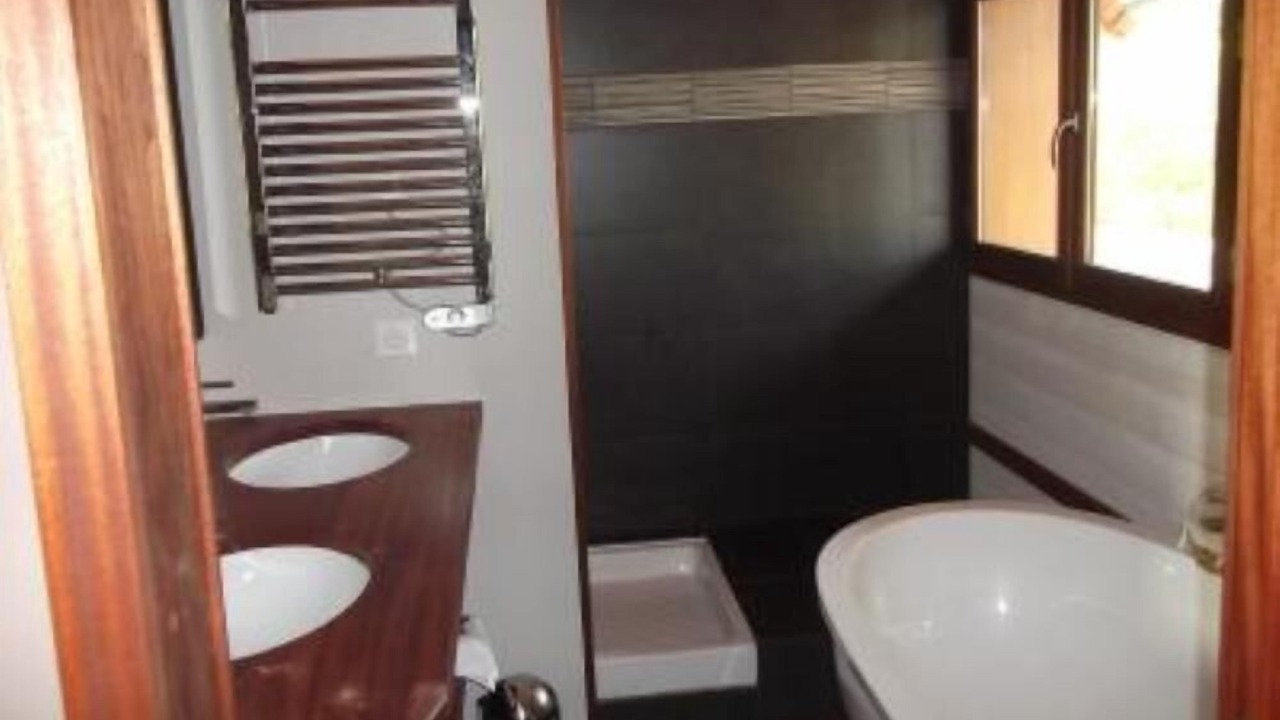 Photo of Bathroom in Le Canon