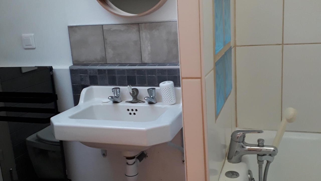 Photo of Bathroom in Jullouville