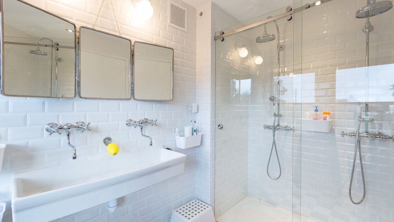 Photo of Bathroom in Rotheneuf-Le Pont