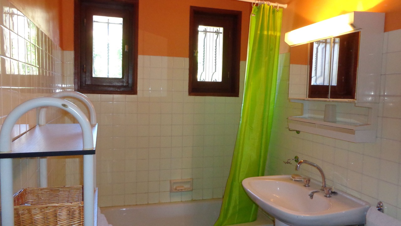 Photo of Bathroom in Embrun