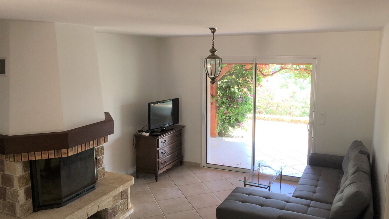 Photo of Livingroom in Monacia-d'Aullene