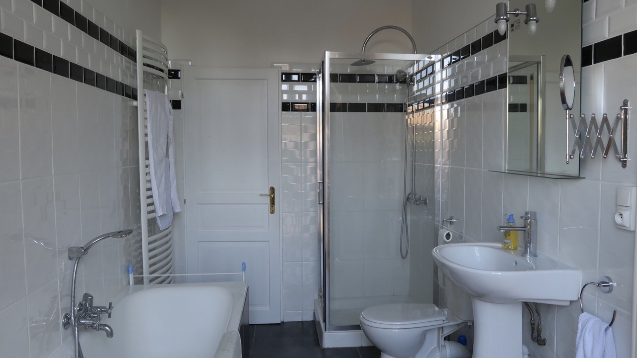 Photo of Bathroom in Cruzy