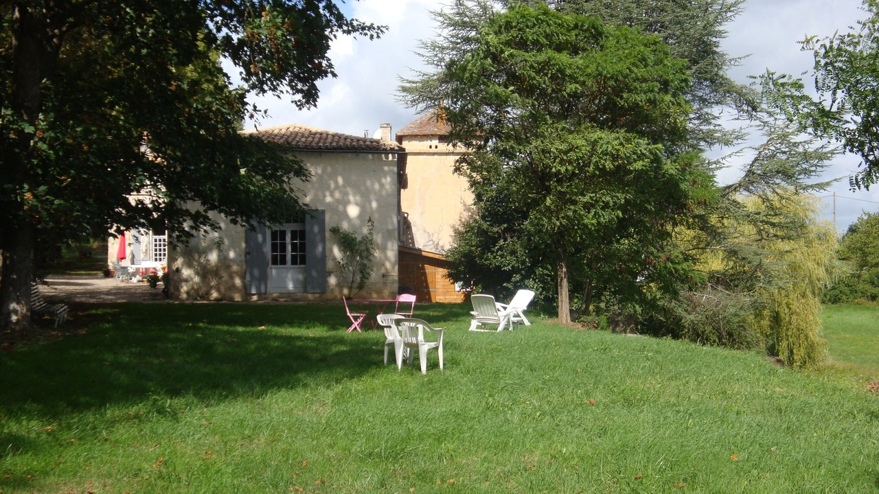 Photo of Outdoor in Saint-Aubin-de-Branne