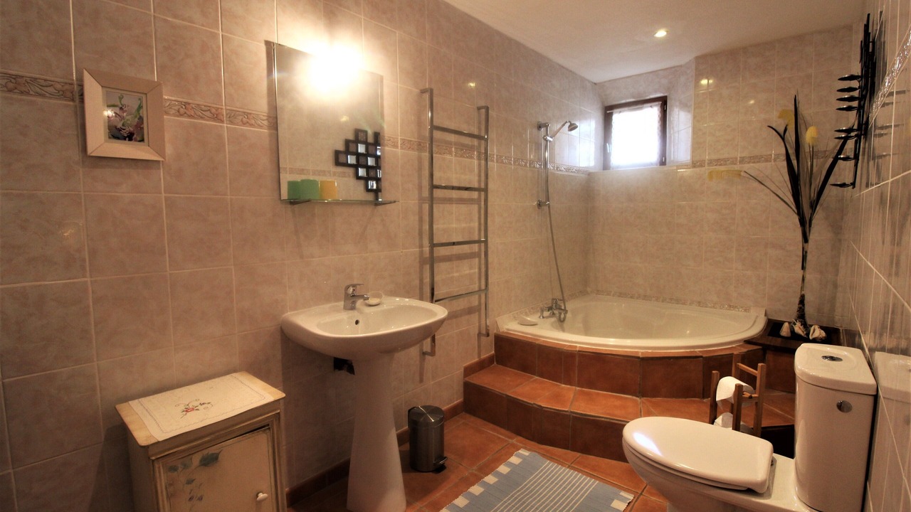 Photo of Bathroom in Neffies
