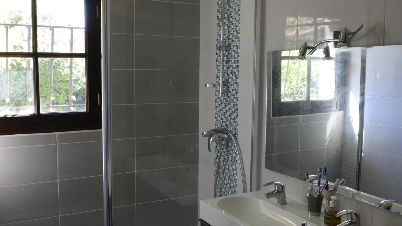 Photo of Bathroom in La Teste-de-Buch