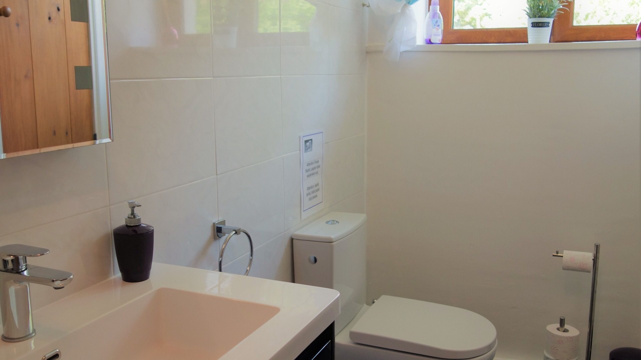 Photo of Bathroom in Pre-en-Pail