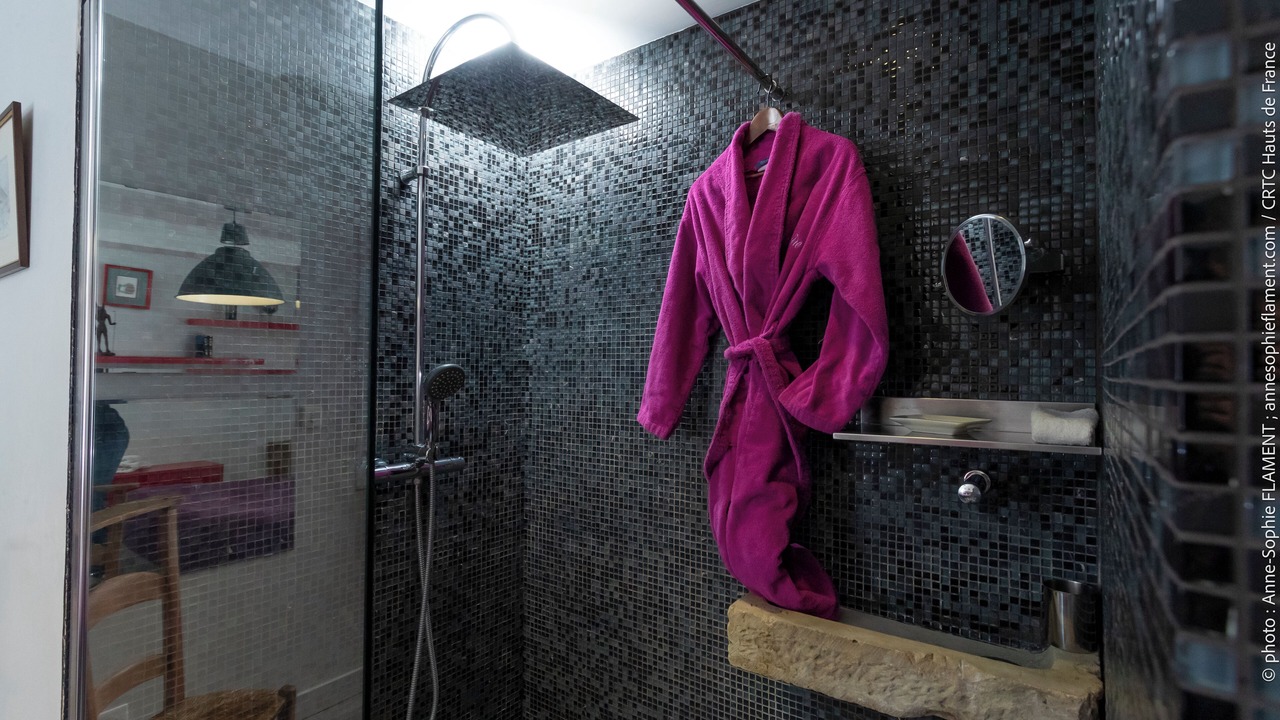 Photo of Bathroom in Noyant-et-Aconin