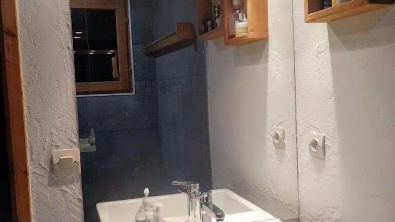 Photo of Bathroom in Embrun
