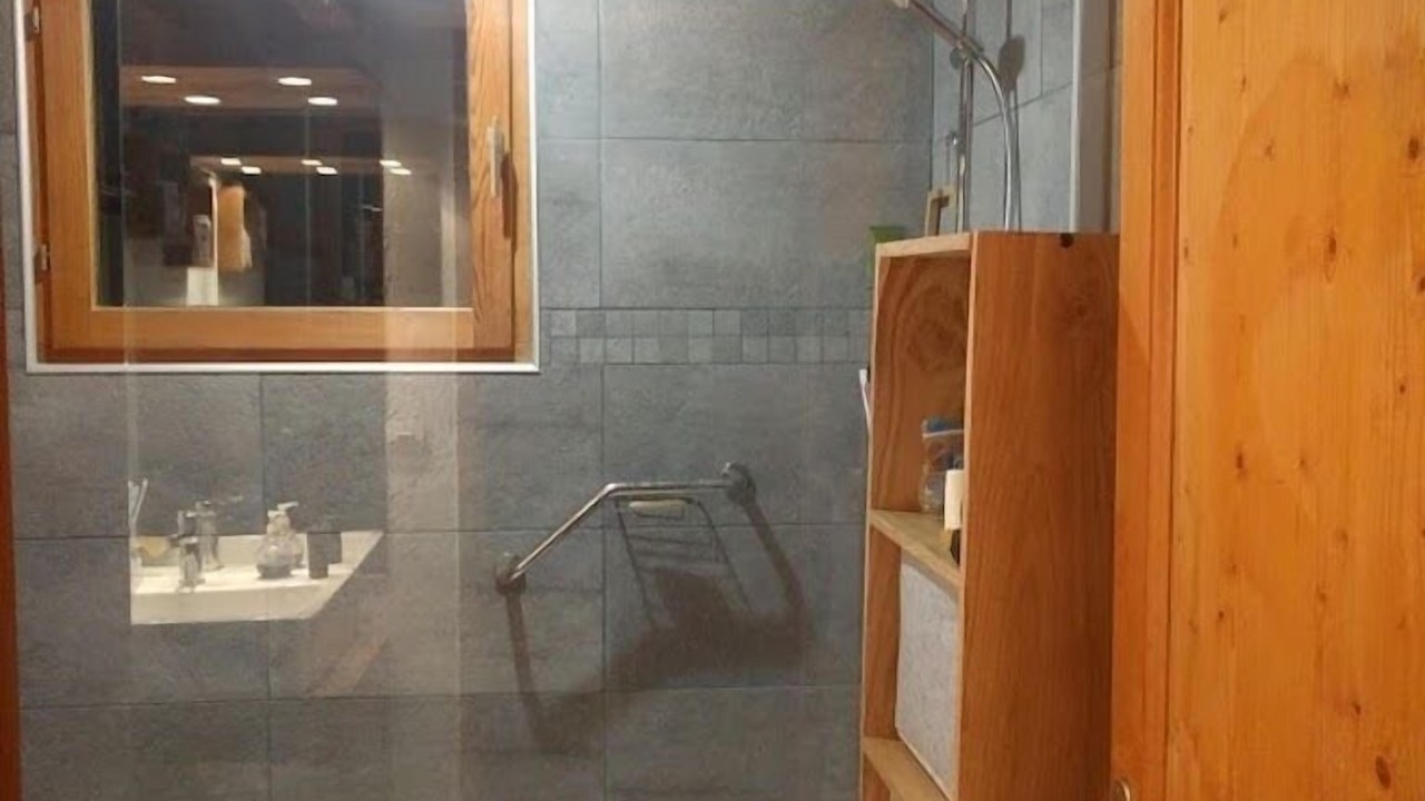 Photo of Bathroom in Embrun