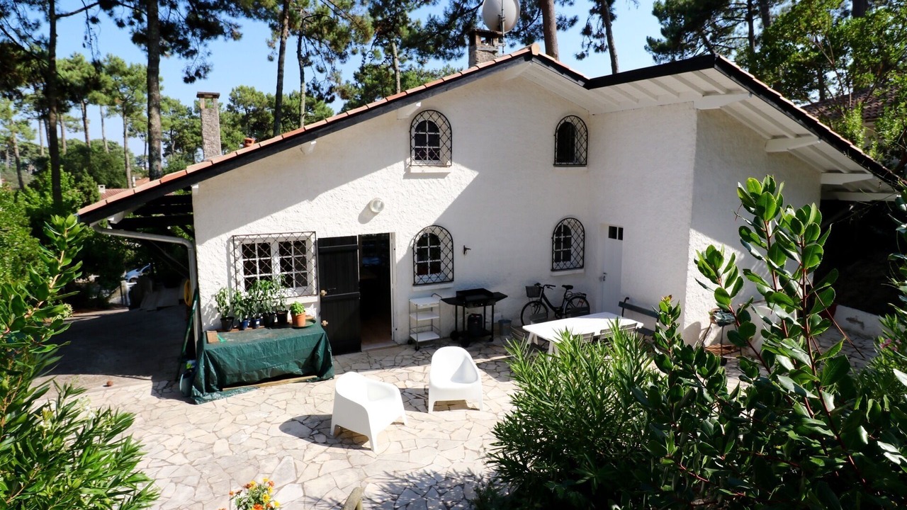 Photo of Patio Balcony in Piraillan