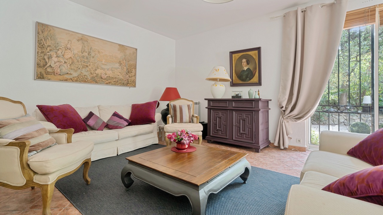 Photo of Livingroom in Aubagne