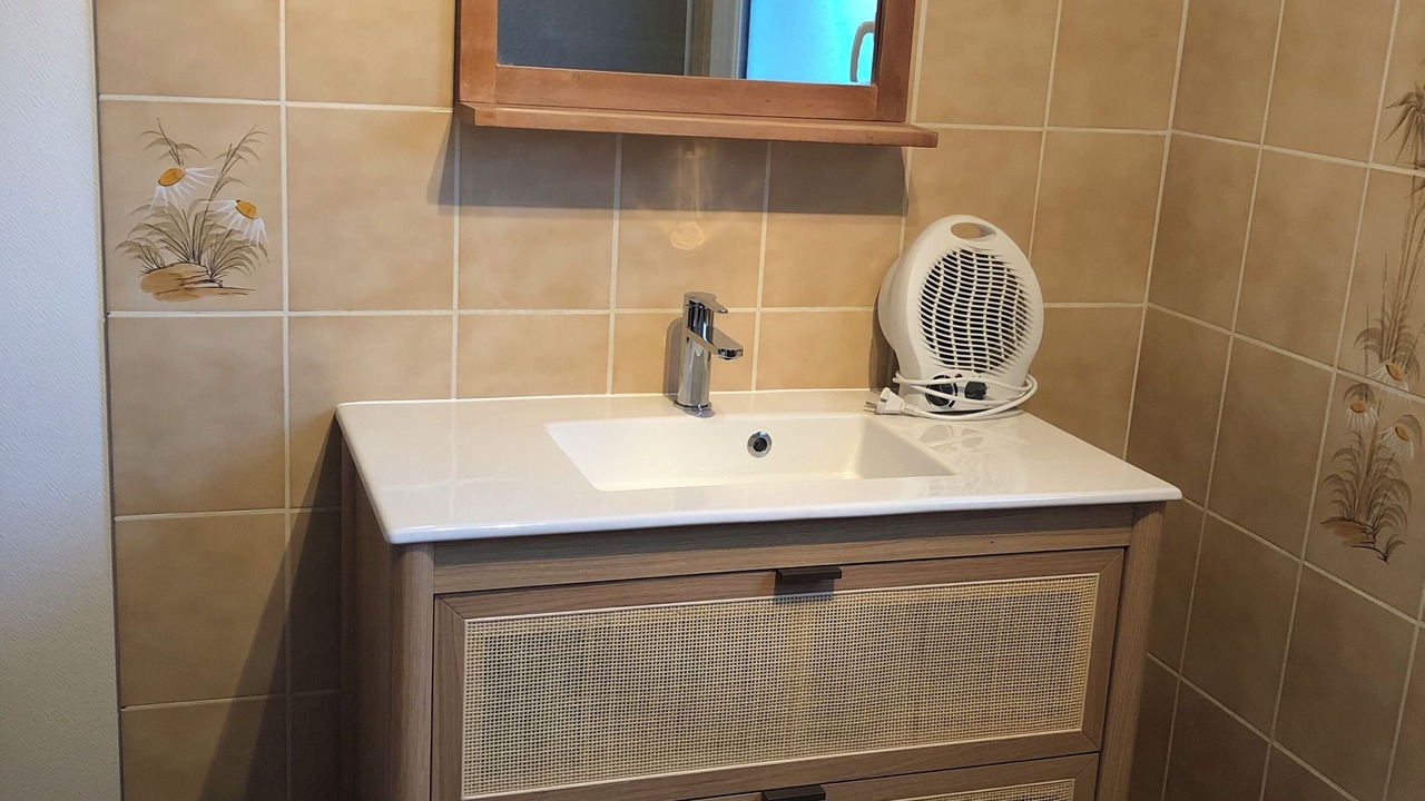 Photo of Bathroom in Surtainville