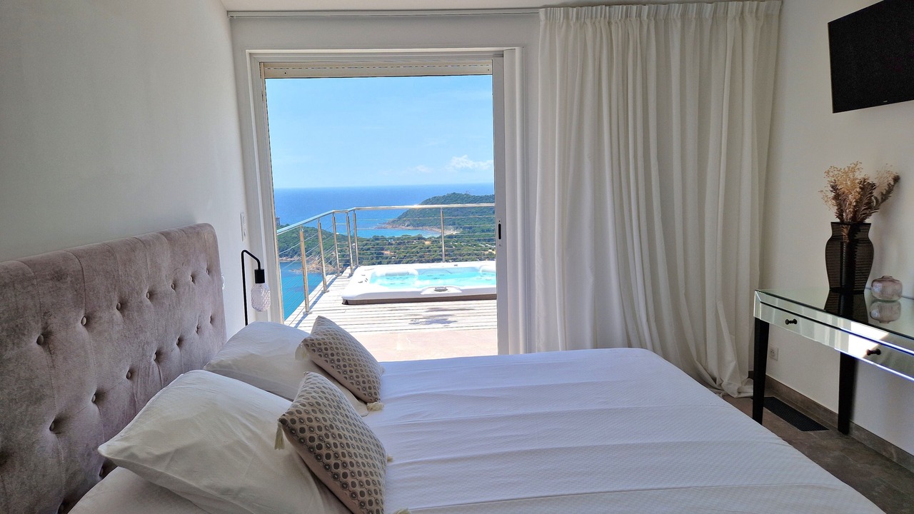 Photo of Bedroom in Pinarellu