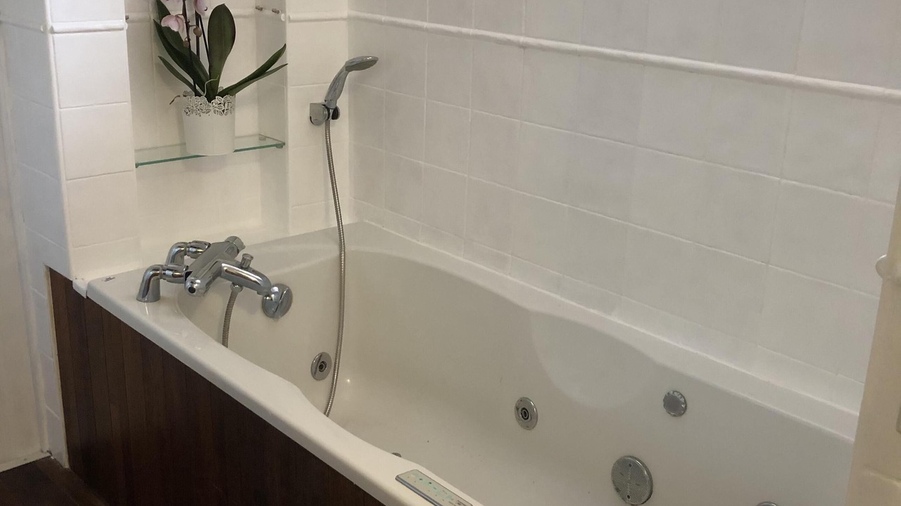 Photo of Bathroom in Beaurepaire