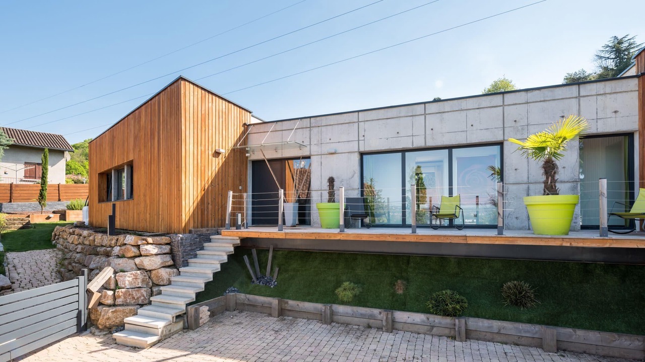 Photo of Patio Balcony in Saint-Romain-au-Mont-d'Or