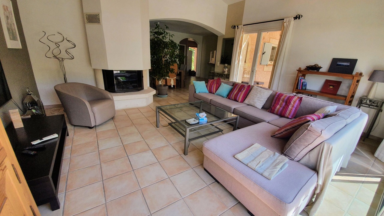Photo of Livingroom in Forcalqueiret