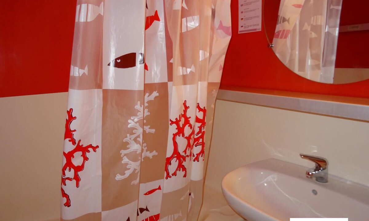 Photo of Bathroom in Arc-1800