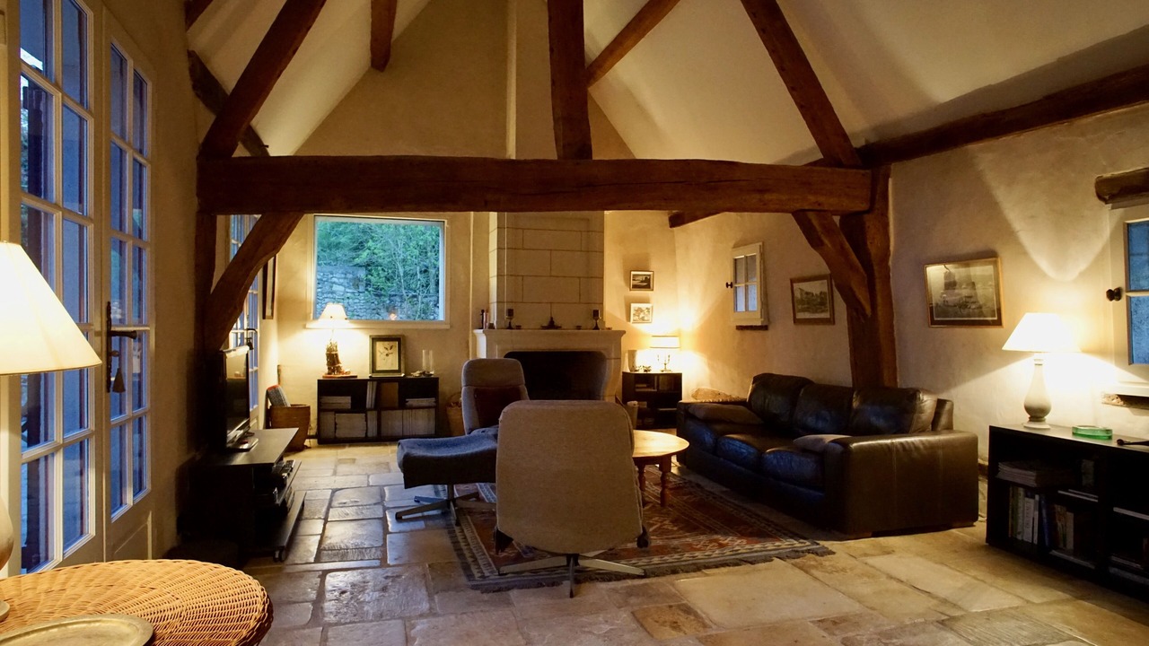 Photo of Livingroom in Charge