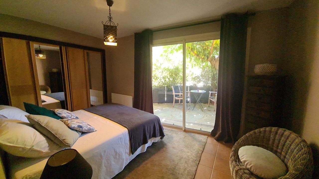 Photo of Bedroom in Porticcio