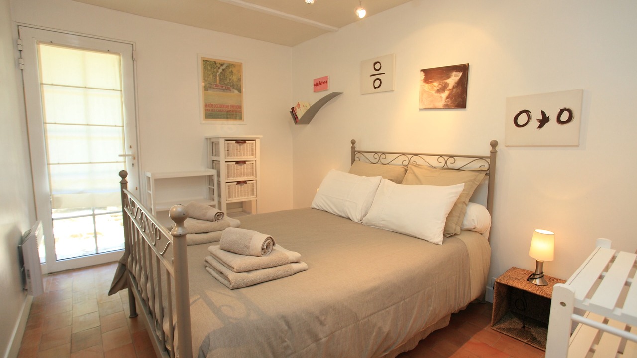 Photo of Bedroom in Saumane-de-Vaucluse