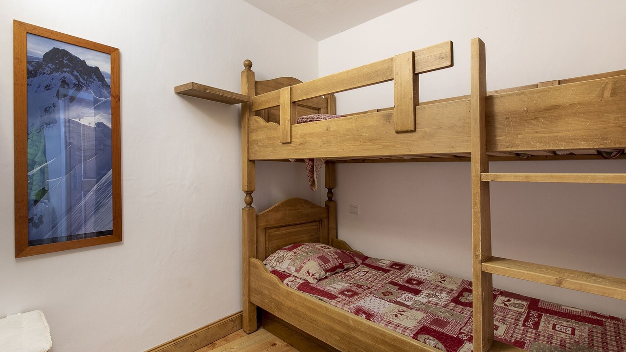 Photo of Bedroom in Arc-1800