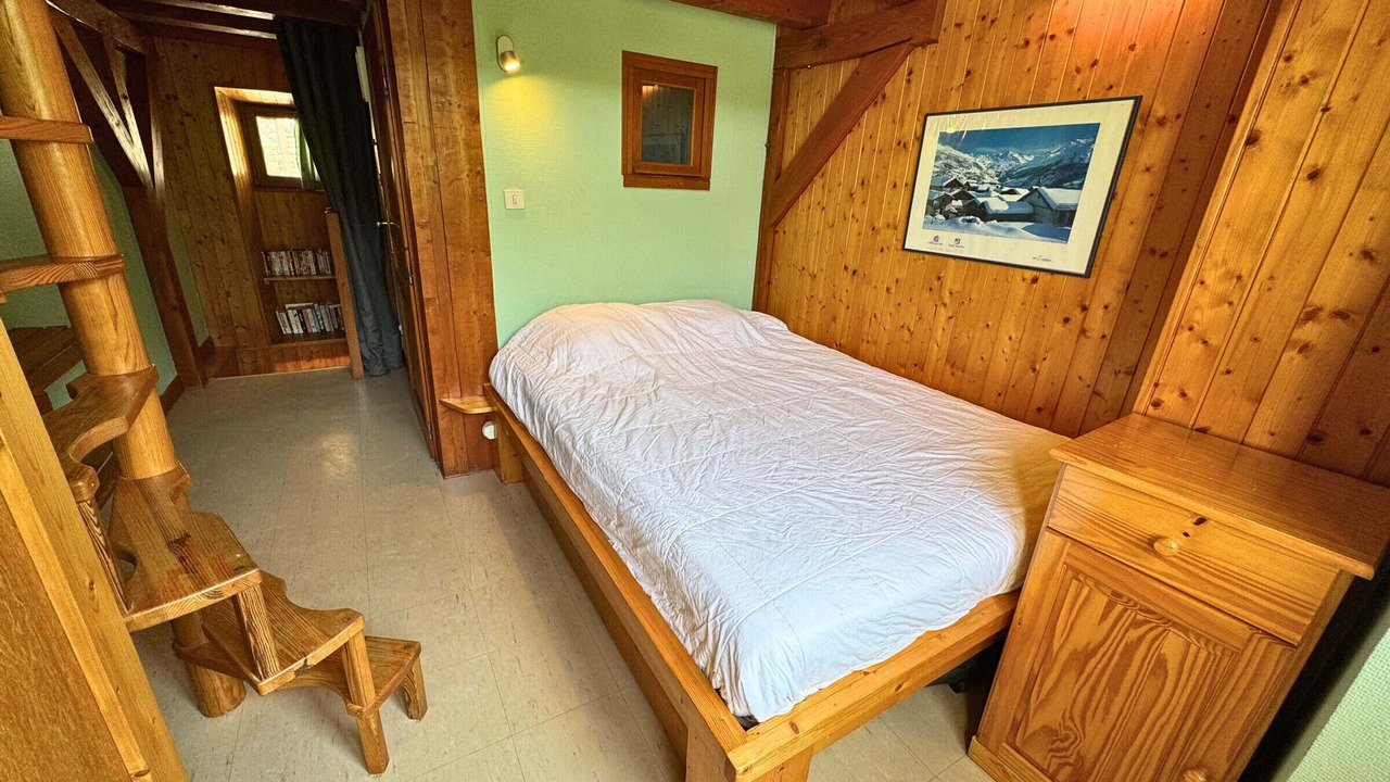 Photo of Bedroom in Praranger