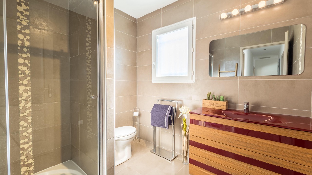 Photo of Bathroom in Plaissan