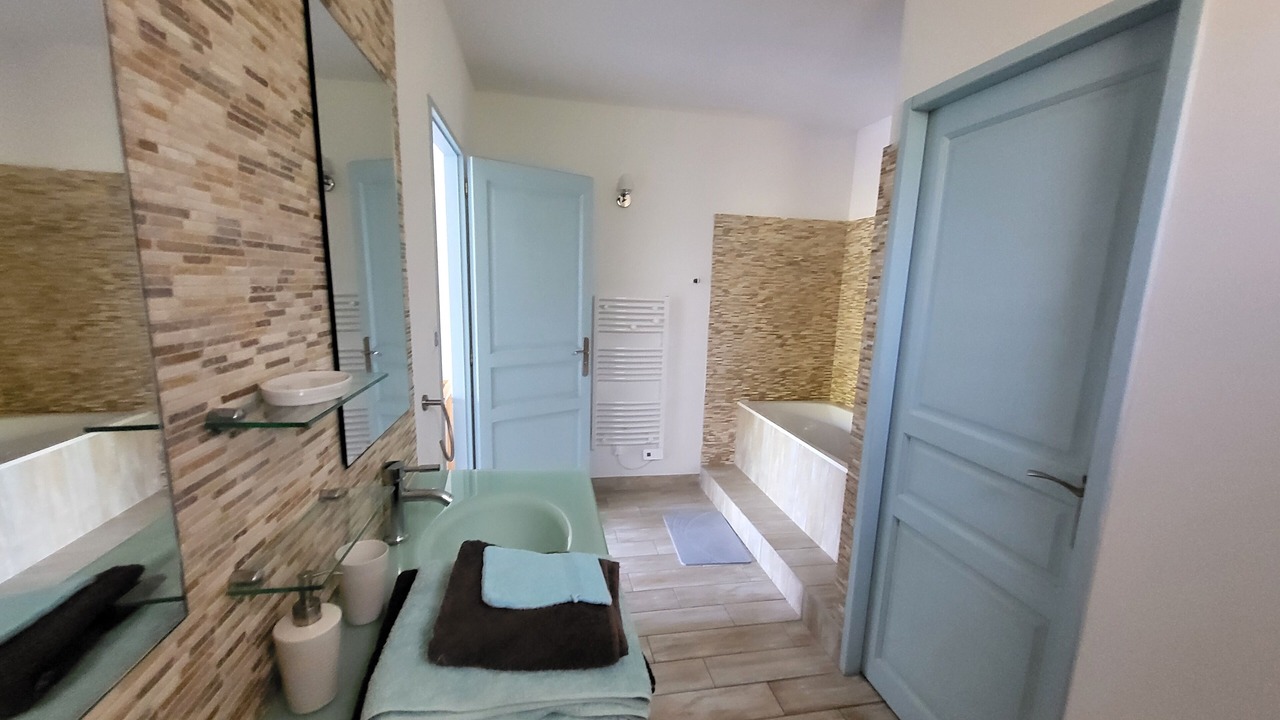 Photo of Bathroom in Vico