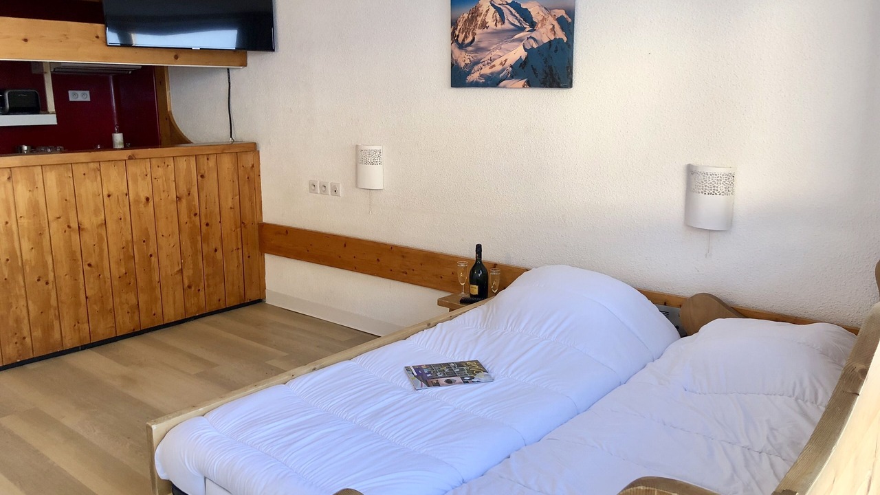 Photo of Bedroom in Arc-1800